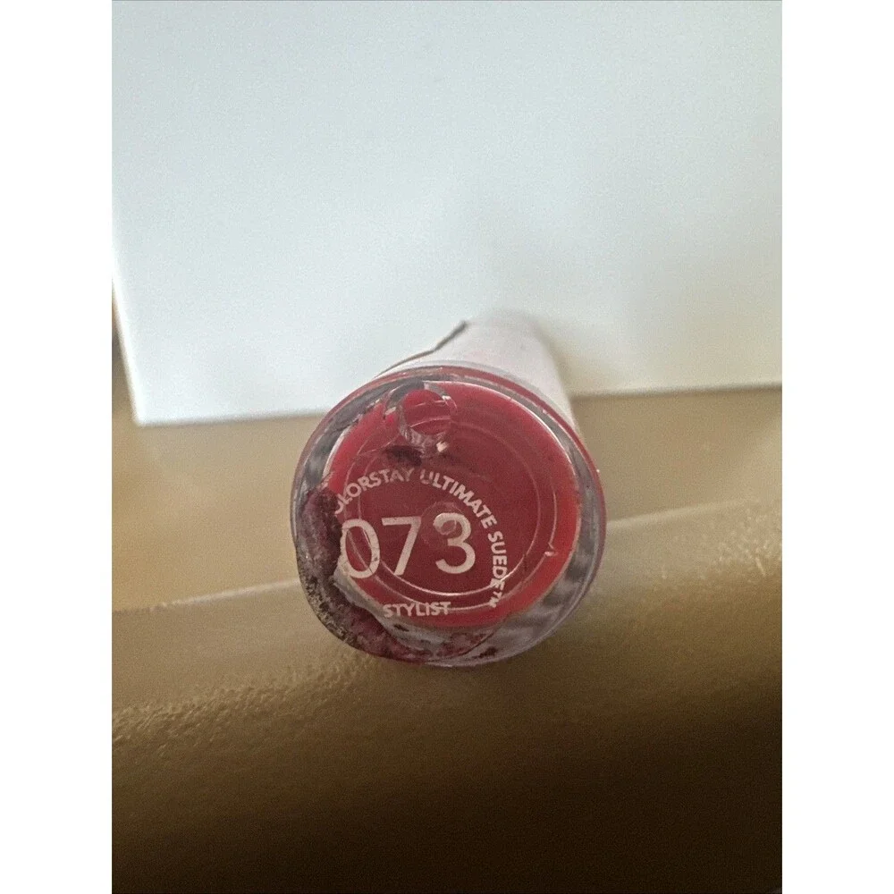 Revlon ColorStay Ultimate Suede Lipstick 073 STYLIST classic reds